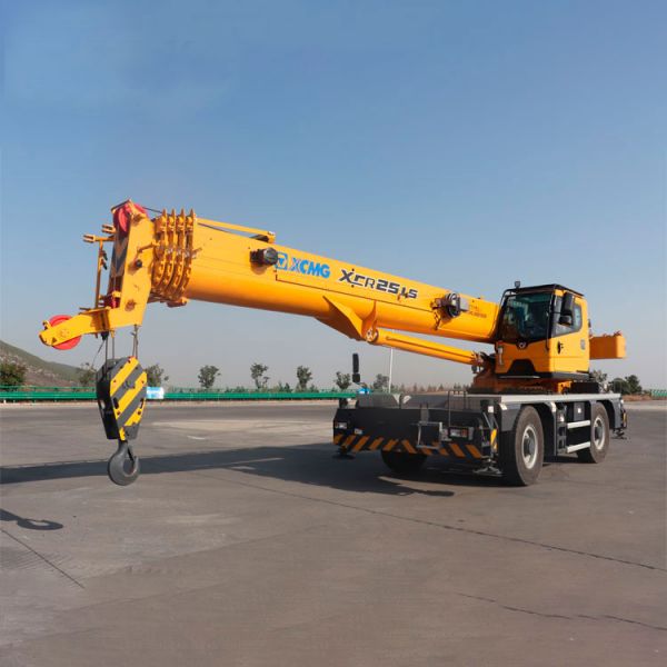 Самохідний кран 25t XCMG XCR25L5